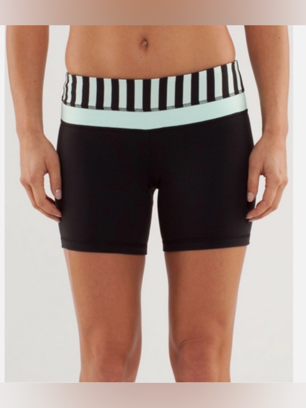 Lululemon Reverse Groove Short